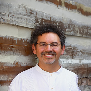 Julián Villarraga, chef de l'ensemble vocal alter-echo